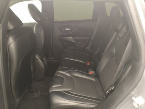 Used 2022 Jeep Cherokee Latitude Lux FWD image 18