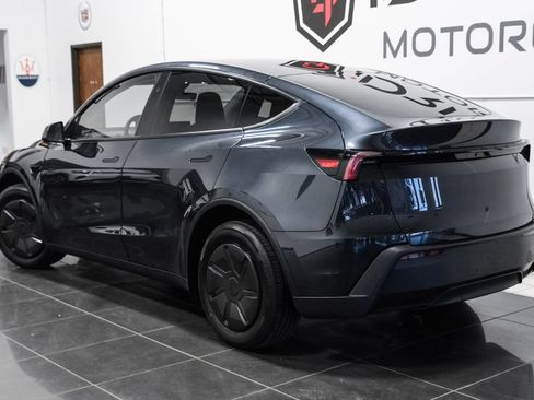 Used 2026 Tesla Model Y 2WD image 10