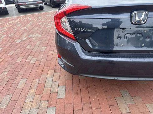 Used 2017 Honda Civic EX image 8