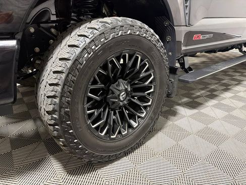 Used 2025 Ford F250 Platinum w/ Tremor Off-Road Package AWD/4WD image 25