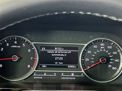 Used 2023 Kia Sorento S image 12