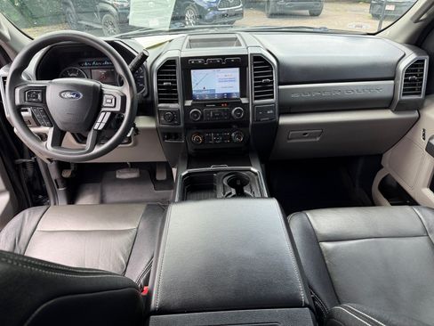 Used 2022 Ford F250 XLT w/ Black Appearance Package AWD/4WD image 19