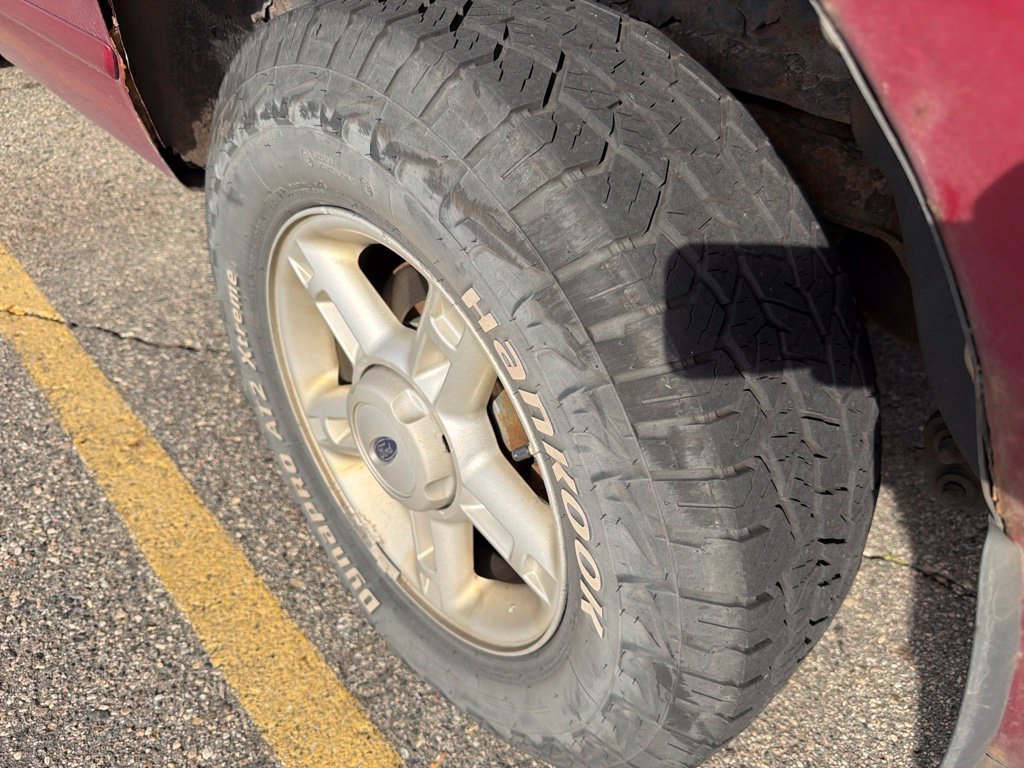 Used 2005 Ford Explorer XLT AWD/4WD image 4