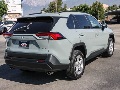 Used 2021 Toyota RAV4 XLE w/ Carpet Mat Package (TMS) FWD image 6