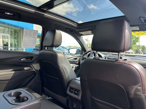 Used 2022 Chevrolet Equinox RS w/ RS Leather Package image 18