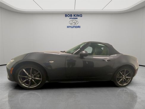 Used 2016 MAZDA MX-5 Miata Grand Touring RWD image 2