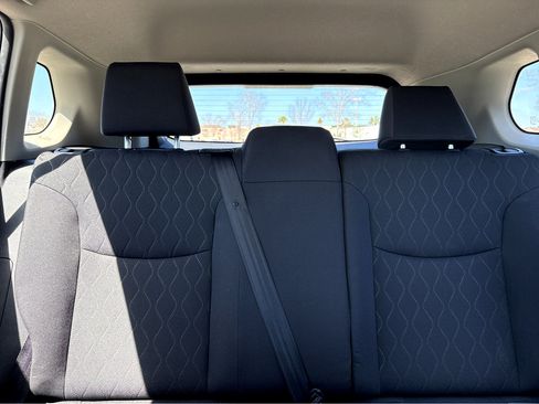 Used 2022 Toyota Corolla Cross LE image 8