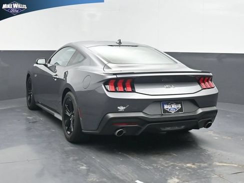 Used 2025 Ford Mustang GT RWD image 5