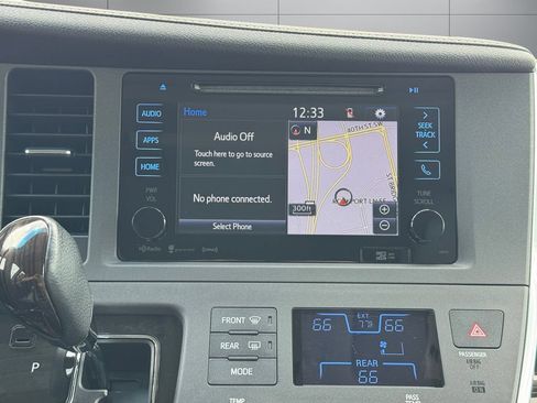 Used 2017 Toyota Sienna XLE Premium AWD/4WD image 21