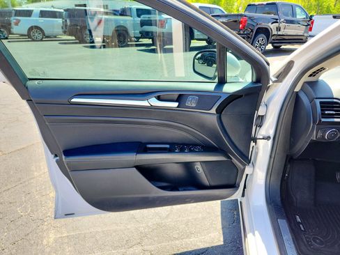 Used 2019 Ford Fusion Titanium FWD image 23