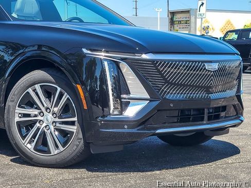 New 2026 Cadillac Lyriq Luxury w/ LPO, Floor Liner Package AWD/4WD image 3