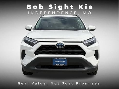 Used 2022 Toyota RAV4 XLE w/ XLE Grade Weather Package AWD/4WD image 16