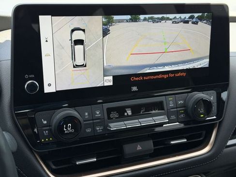 Used 2025 Toyota Grand Highlander AWD Hybrid image 18