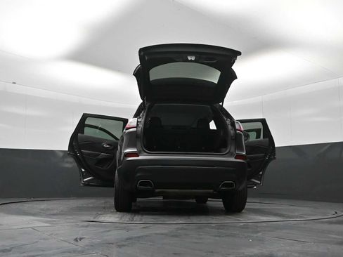 Used 2022 Jeep Cherokee Latitude Lux w/ Sun & Sound Group AWD/4WD image 30