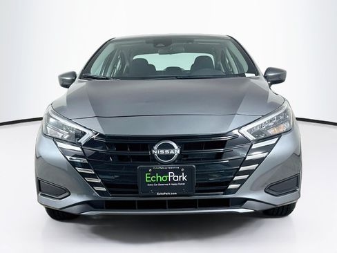 Used 2025 Nissan Versa SV FWD image 2