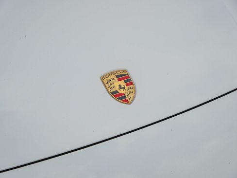 Used 2018 Porsche Panamera 4S image 3