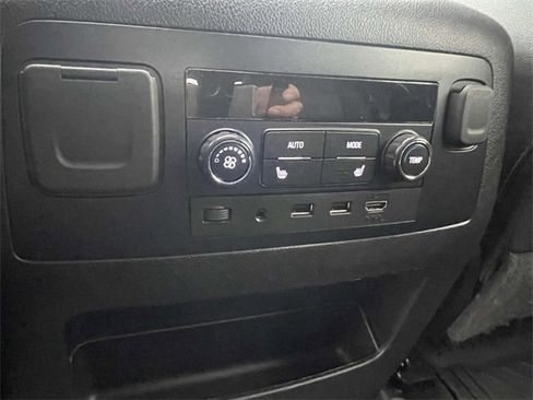 Used 2018 Chevrolet Tahoe Premier image 12