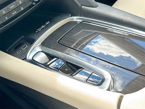 Used 2023 Buick Enclave Essence w/ Experience Buick Package image 17