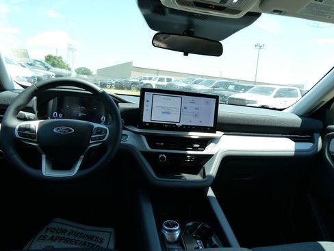 New 2026 Ford Explorer Active AWD/4WD image 16