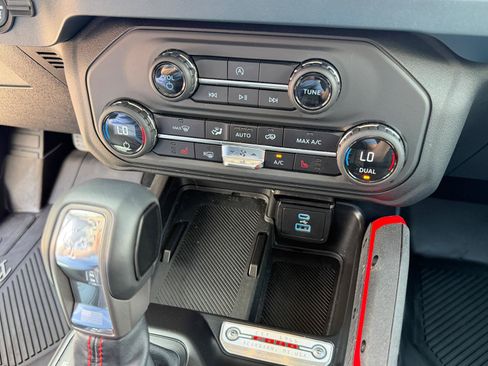 Used 2025 Ford Bronco Heritage Edition AWD/4WD image 37