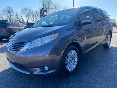 Used 2016 Toyota Sienna image 7
