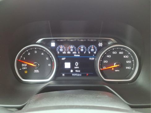 Used 2021 Chevrolet Tahoe Premier w/ Premium Package image 17