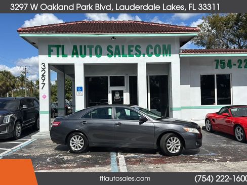 Used 2011 Toyota Camry XLE w/ XLE Extra-Value Pkg #1 image 1