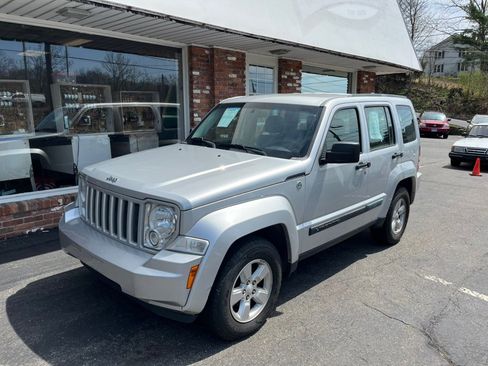 Used 2010 Jeep Liberty Sport AWD/4WD image 1