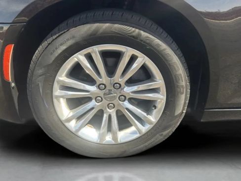 Used 2016 Chrysler 300 C RWD image 30