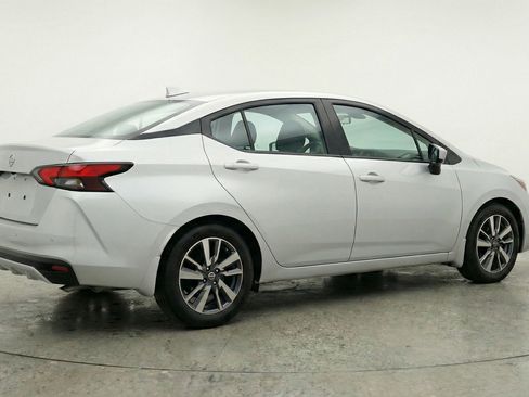 Used 2025 Nissan Versa SV image 9