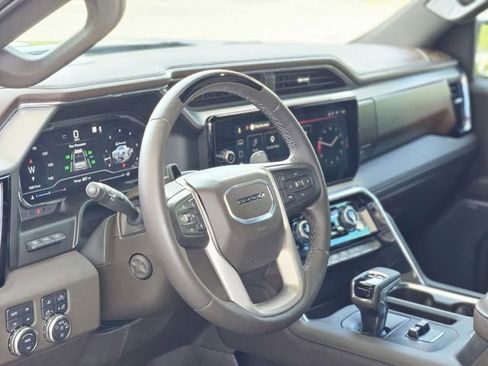 Used 2025 GMC Sierra 1500 Denali AWD/4WD image 12