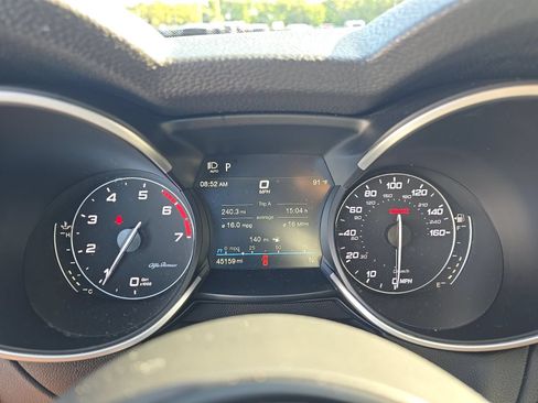 Used 2023 Alfa Romeo Stelvio Sprint RWD image 2