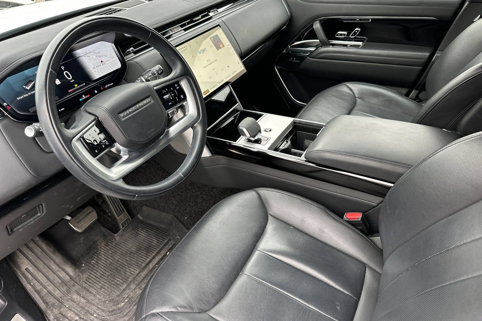 Used 2024 Land Rover Range Rover Long Wheelbase SE AWD/4WD image 11