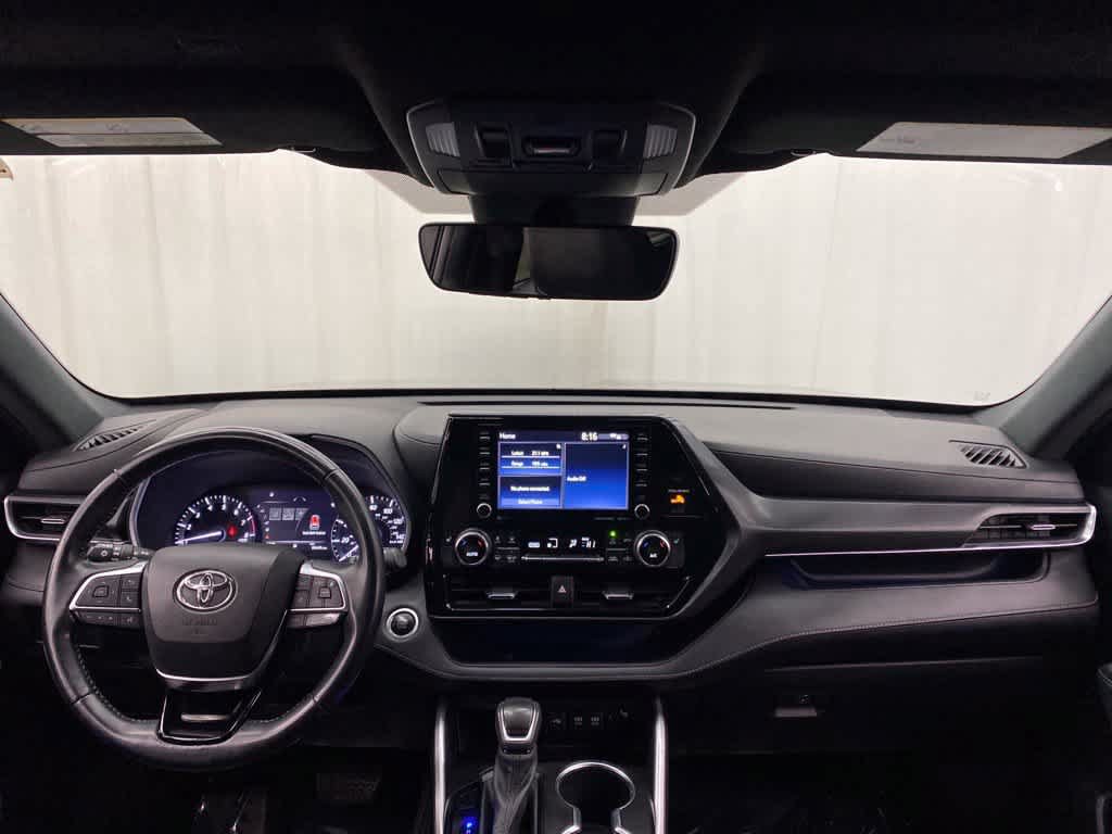Used 2021 Toyota Highlander XSE AWD/4WD image 11