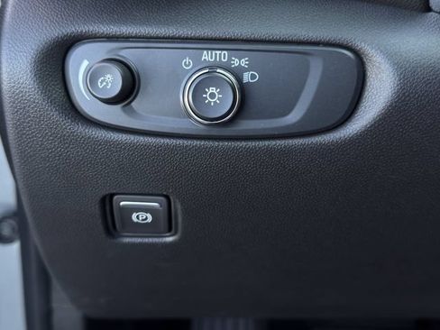 New 2026 Chevrolet Blazer LT w/ Convenience Package FWD image 17