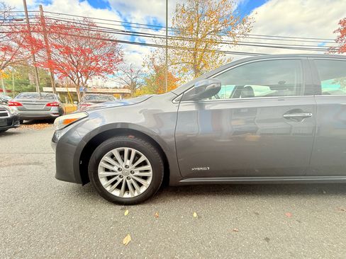Used 2013 Toyota Avalon XLE Premium image 7