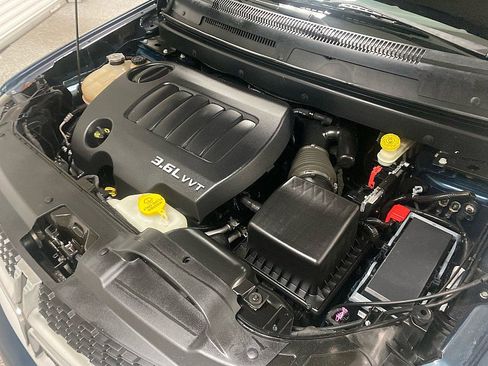 Used 2015 Dodge Journey SXT w/ Flexible Seating Group image 17