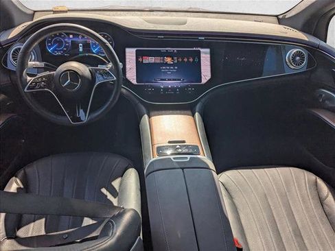 Used 2023 Mercedes-Benz EQS 580 4MATIC SUV image 16