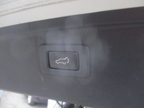Used 2015 Subaru Outback 2.5i Limited image 17