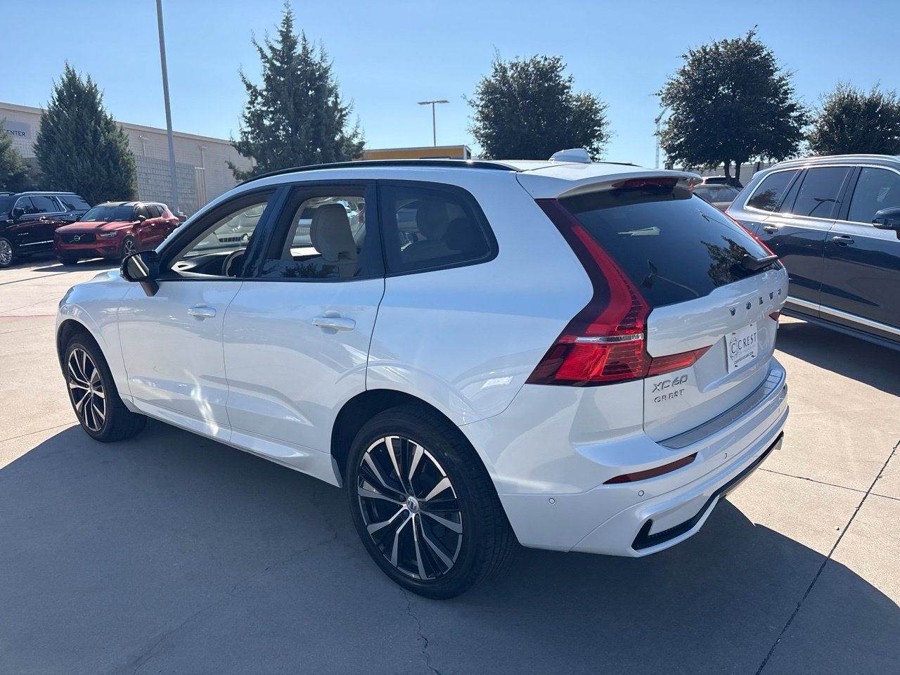 Used 2023 Volvo XC60 B5 Plus w/ Climate Package FWD image 7