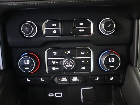 Used 2023 Chevrolet Tahoe LT AWD/4WD image 16