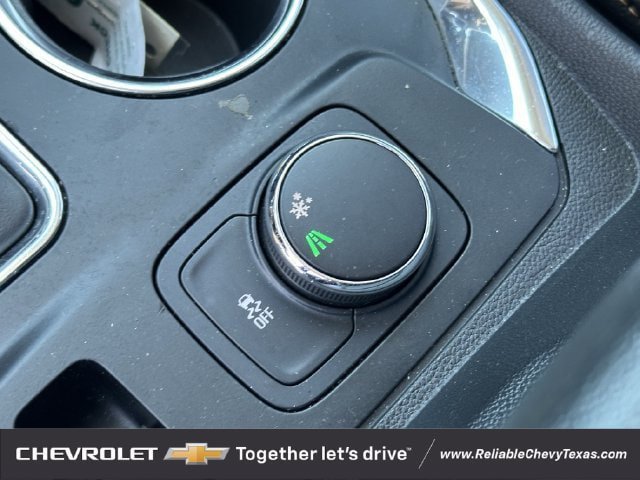 Used 2021 Chevrolet Traverse LT FWD image 22