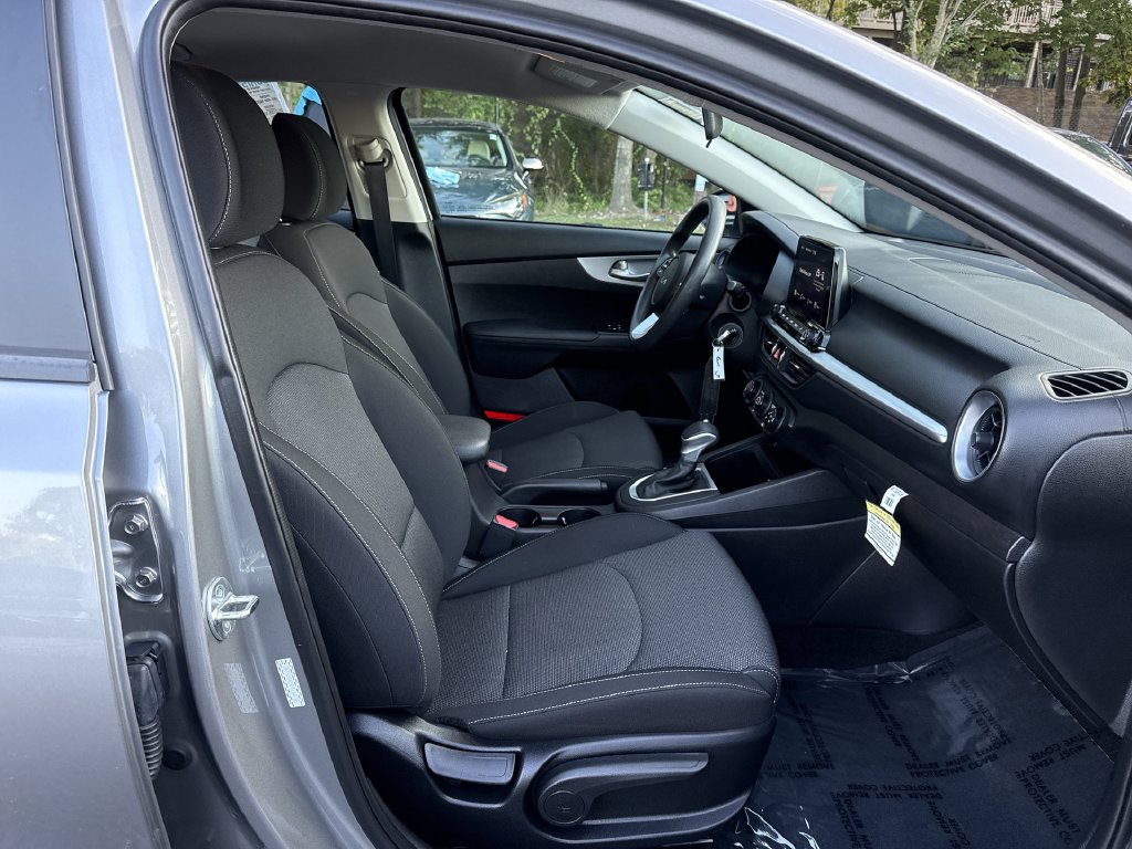 Used 2023 Kia Forte LXS w/ LXS Technology Package FWD image 25
