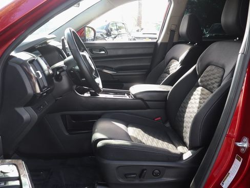 Used 2022 Nissan Pathfinder SV FWD image 18