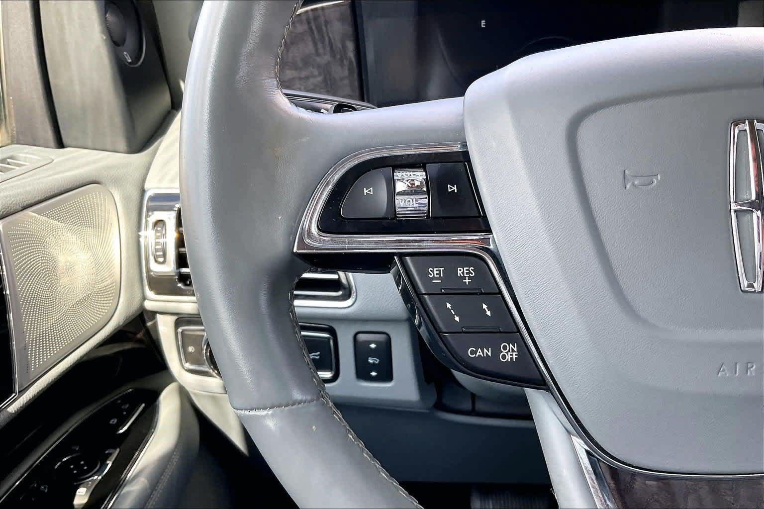 Used 2020 Lincoln Navigator L Reserve w/ Luxury Package AWD/4WD image 22