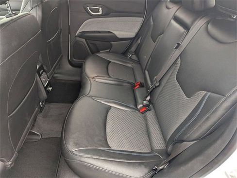 Certified 2024 Jeep Compass Latitude image 24