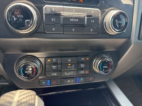 Used 2019 Ford F150 Raptor w/ Equipment Group 802A Luxury AWD/4WD image 12