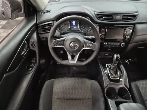Used 2019 Nissan Rogue S image 10