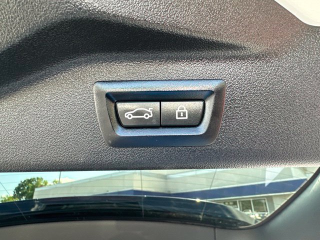 Used 2019 BMW X7 xDrive40i w/ Premium Package AWD/4WD image 18