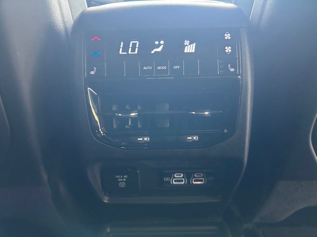 Used 2024 Jeep Grand Cherokee L Limited w/ Black Appearance Package RWD image 28